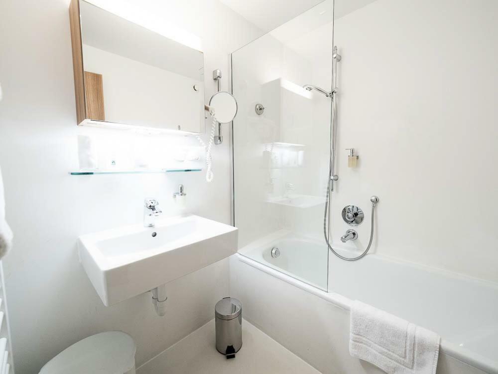 Hotel Krone In Au Au (Vorarlberg) Екстериор снимка